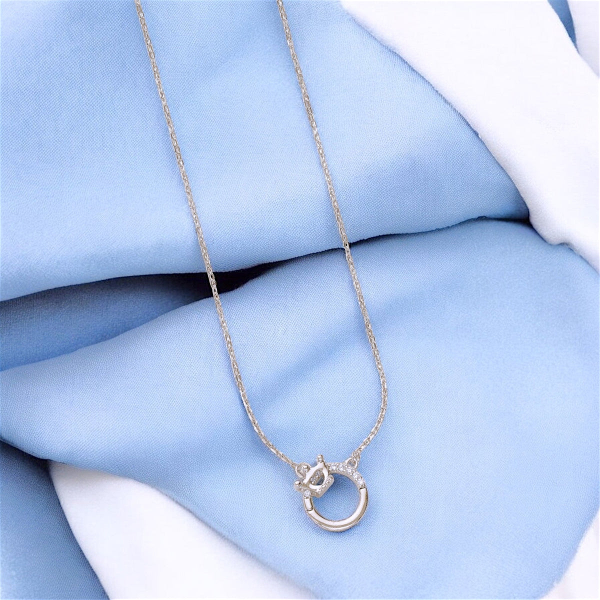 925 Sterling Silver CZ Round Pendant with Interlink Crown Necklace for Women