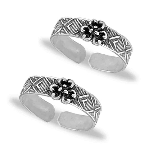 Taraash toe ring in silver